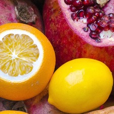 Vitamin C kann dabei unterstützen die Haut elastisch zu halten.